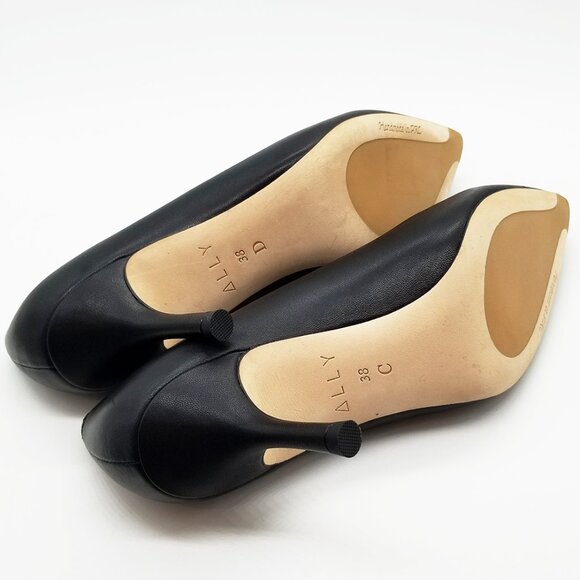 Sleek Black Leather Heels - Picture 12 of 16